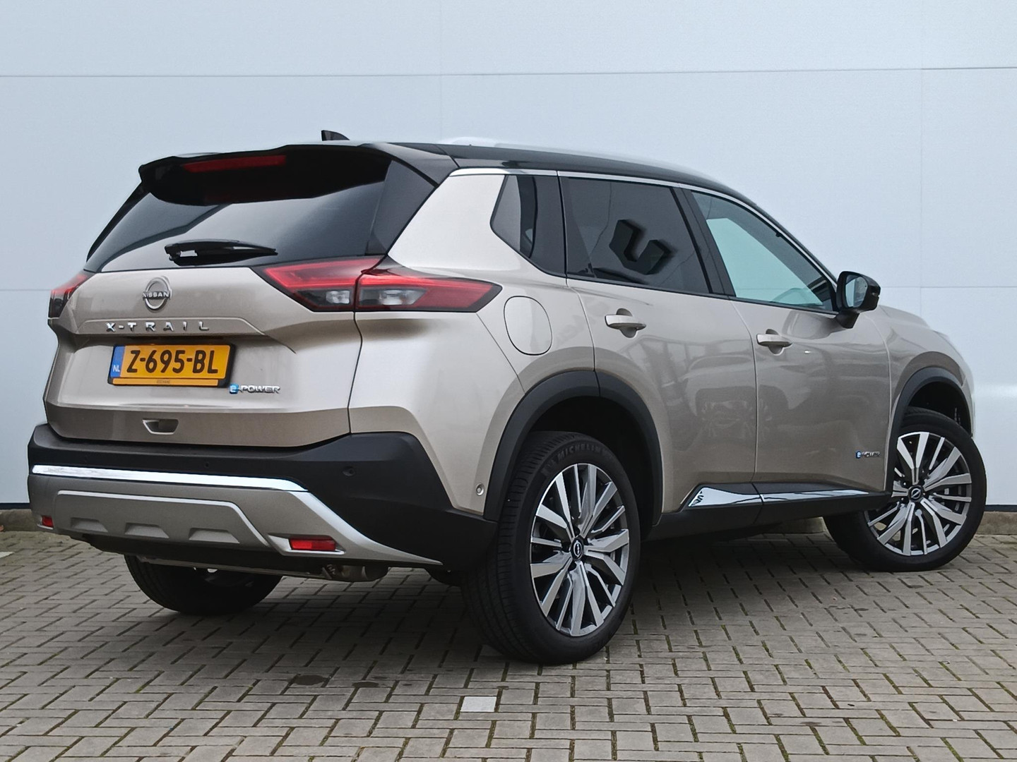 Nissan Nissan