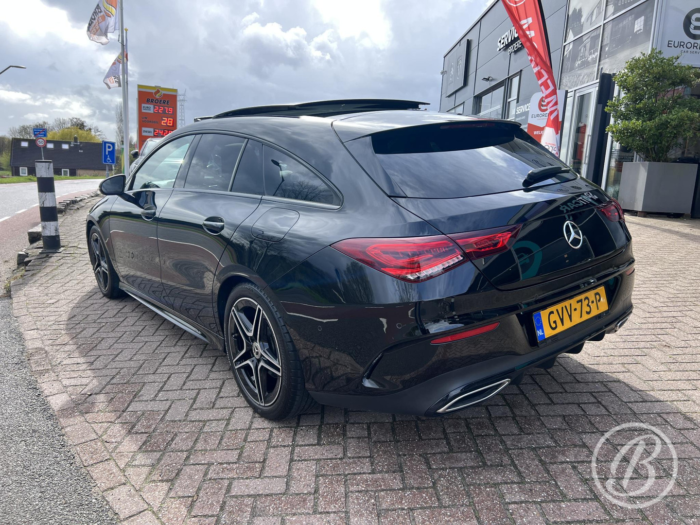 Mercedes-Benz Mercedes-Benz