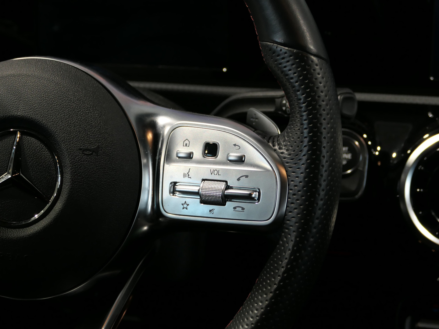 Mercedes-Benz Mercedes-Benz