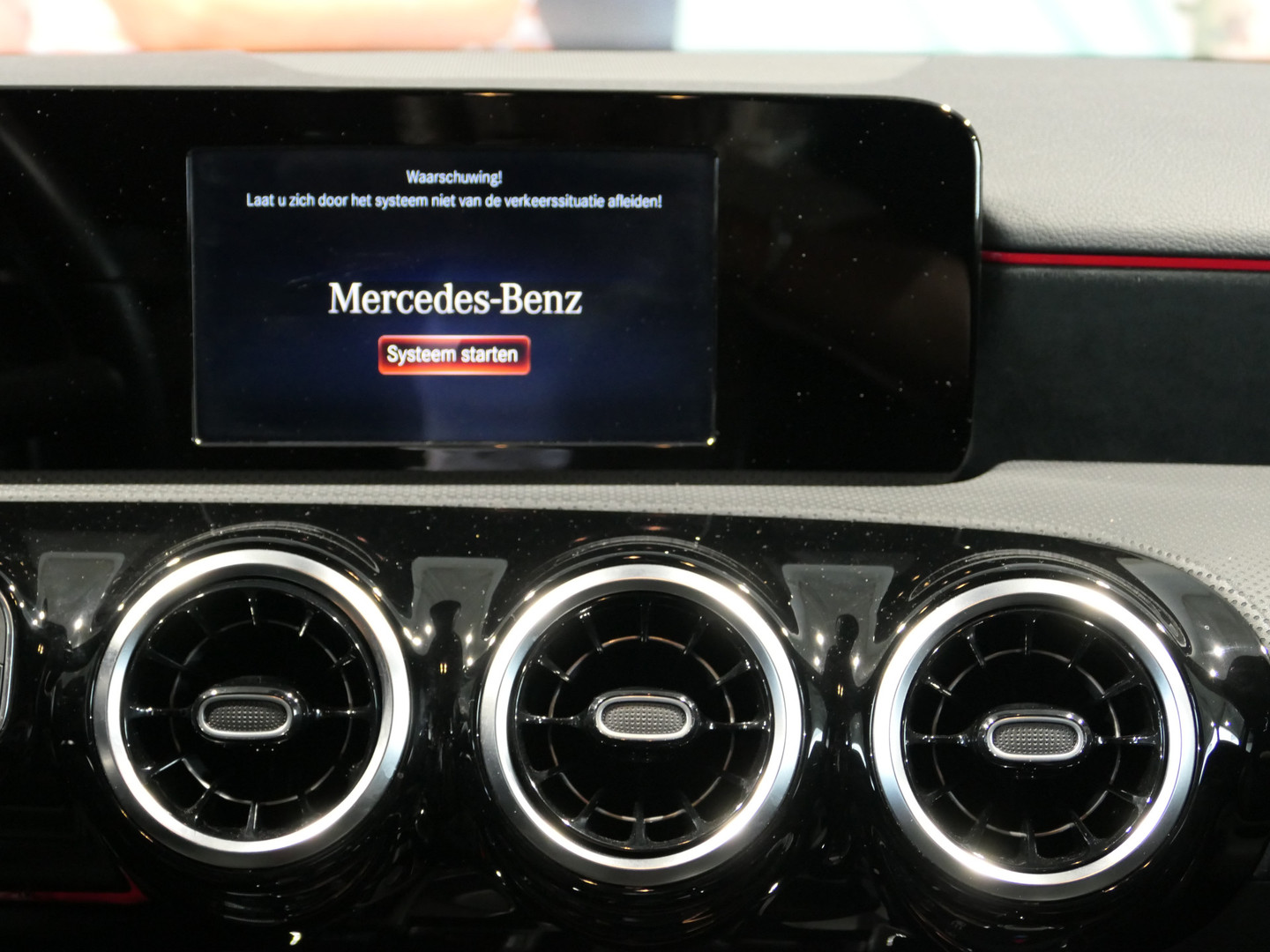 Mercedes-Benz Mercedes-Benz