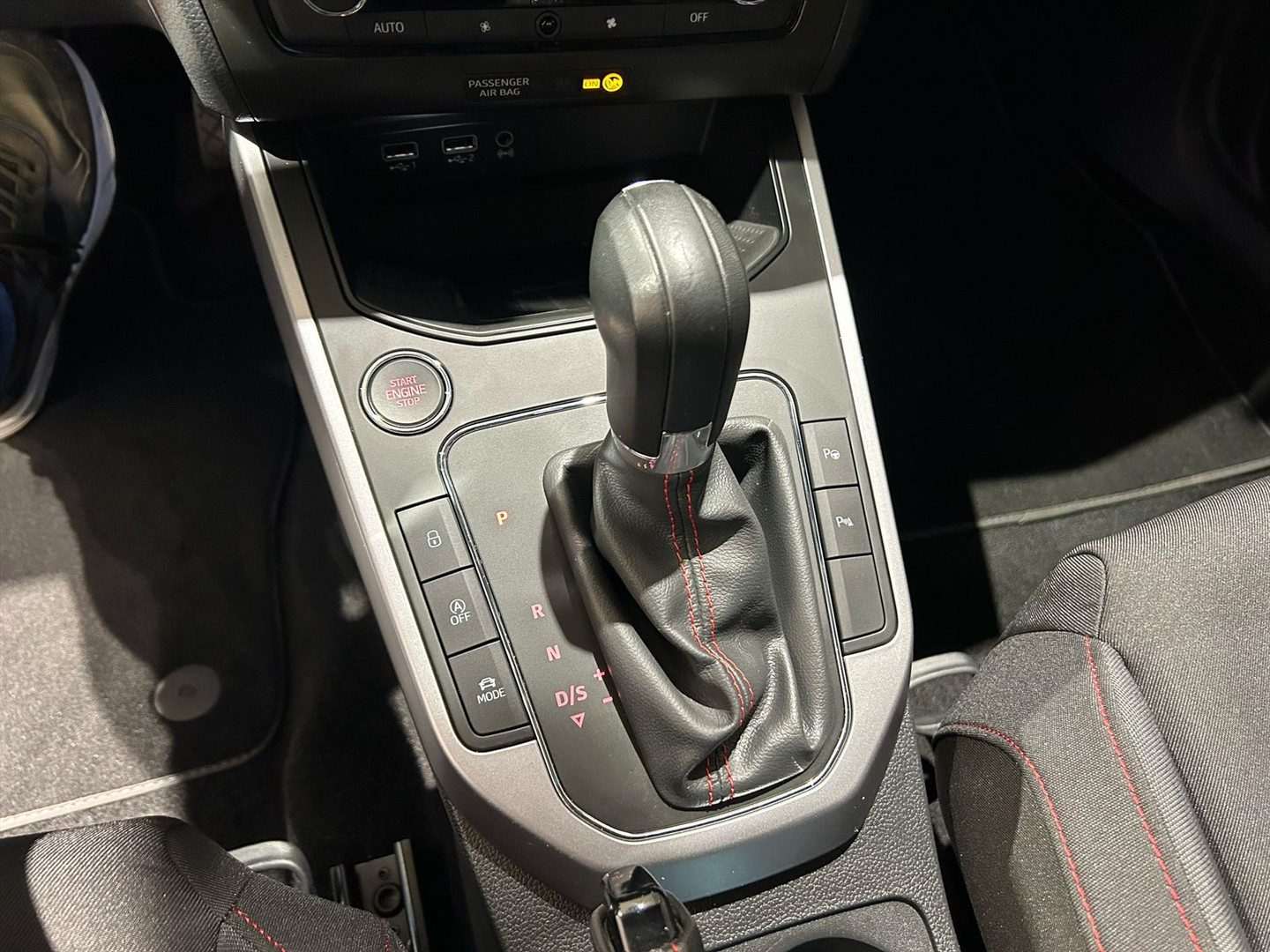 SEAT SEAT
