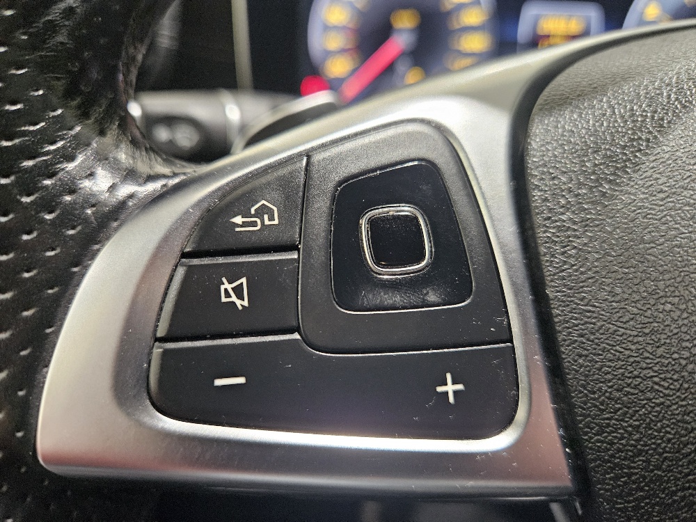 Mercedes-Benz Mercedes-Benz