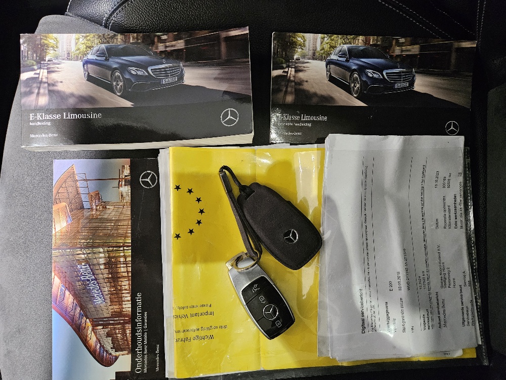 Mercedes-Benz Mercedes-Benz