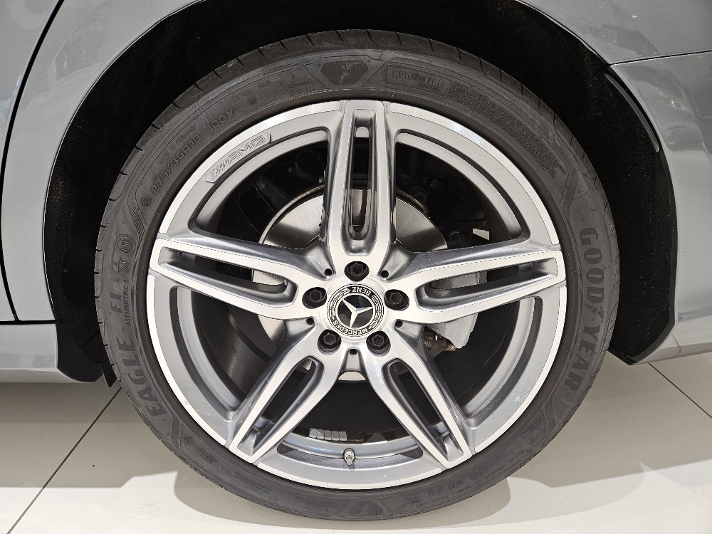 Mercedes-Benz Mercedes-Benz