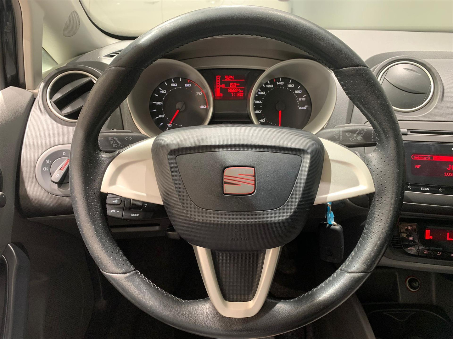 SEAT SEAT