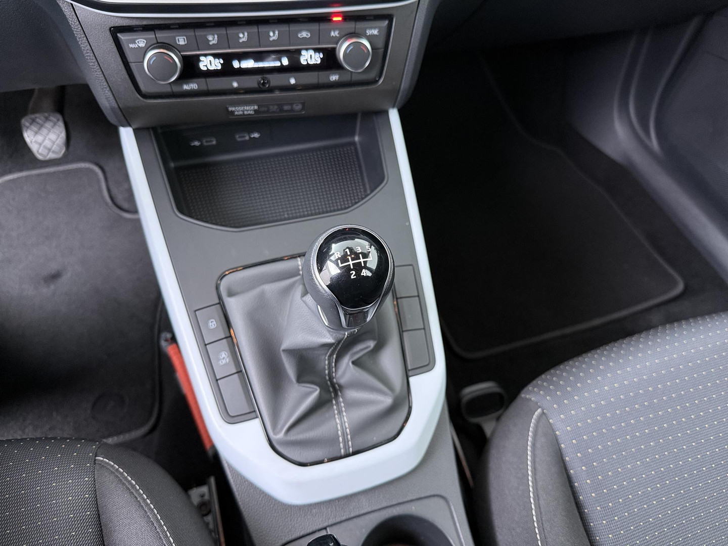 SEAT SEAT