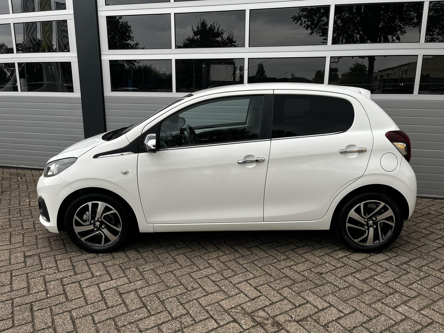 Peugeot Peugeot