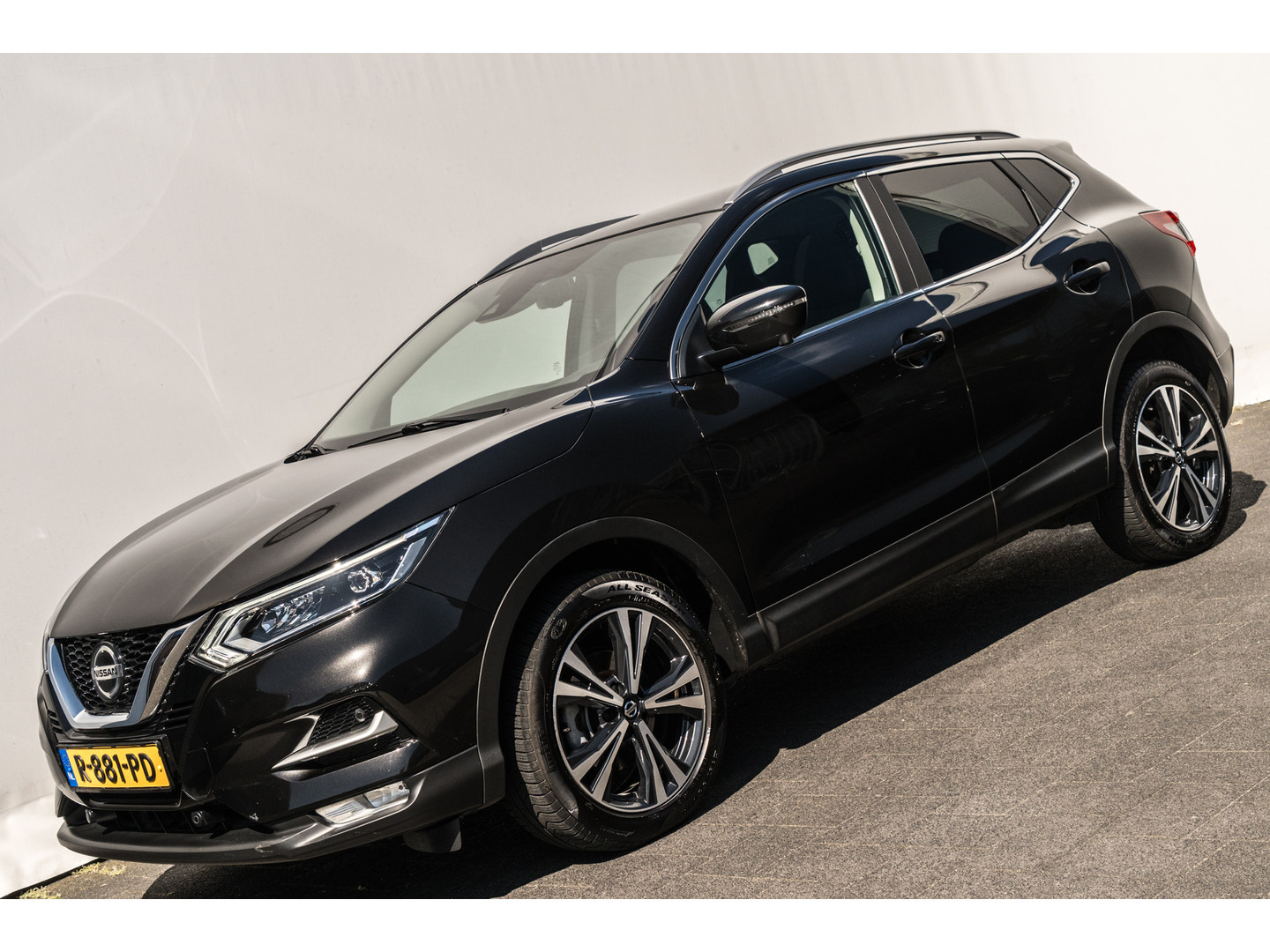 Nissan Nissan