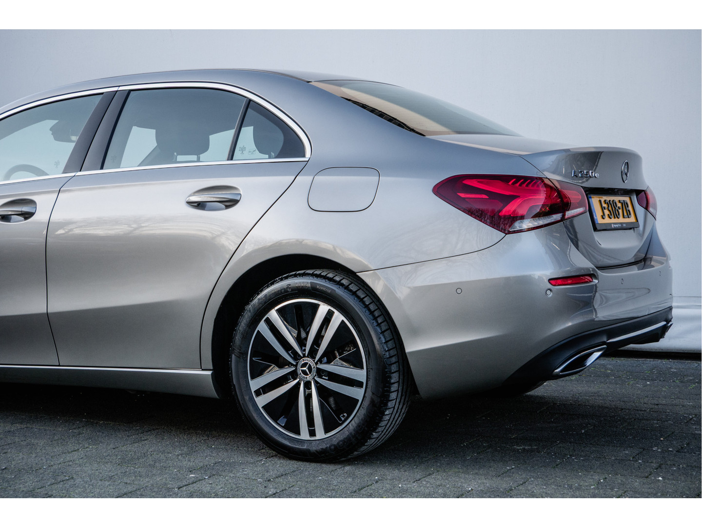 Mercedes-Benz Mercedes-Benz