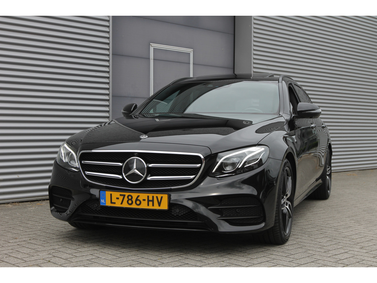 Mercedes-Benz Mercedes-Benz
