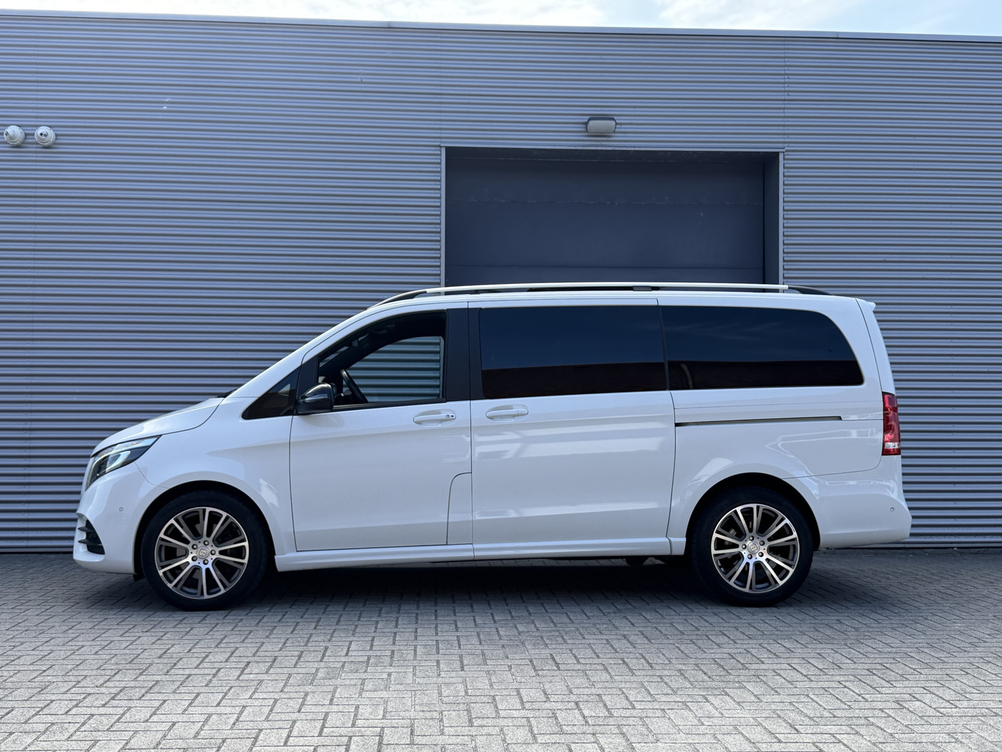 Mercedes-Benz Mercedes-Benz