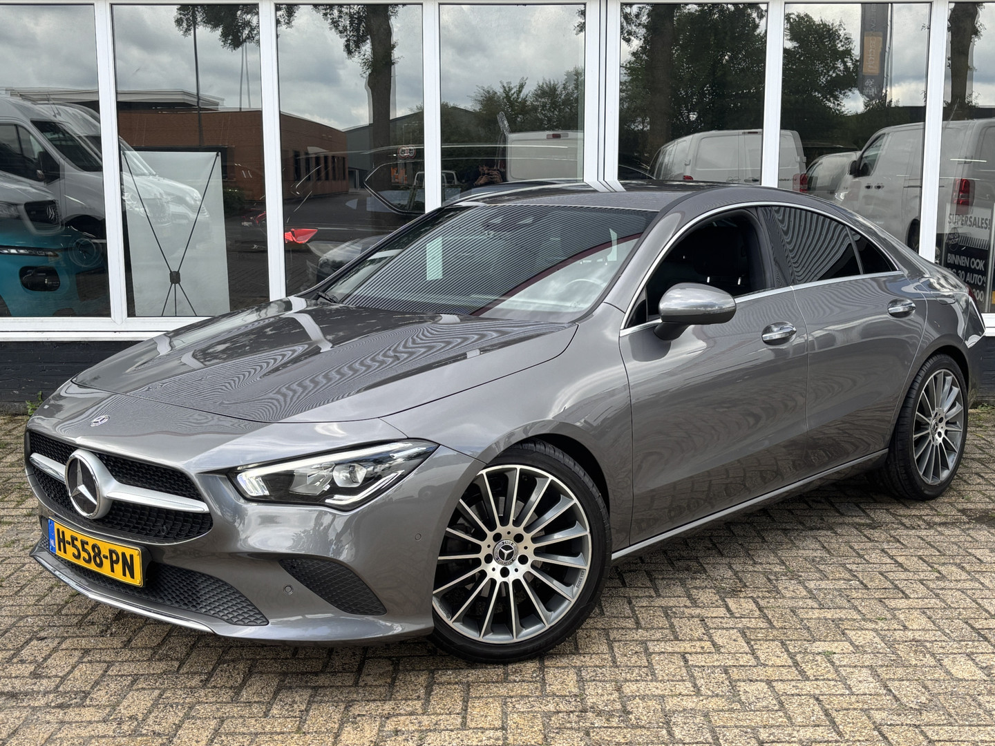 Mercedes-Benz Mercedes-Benz