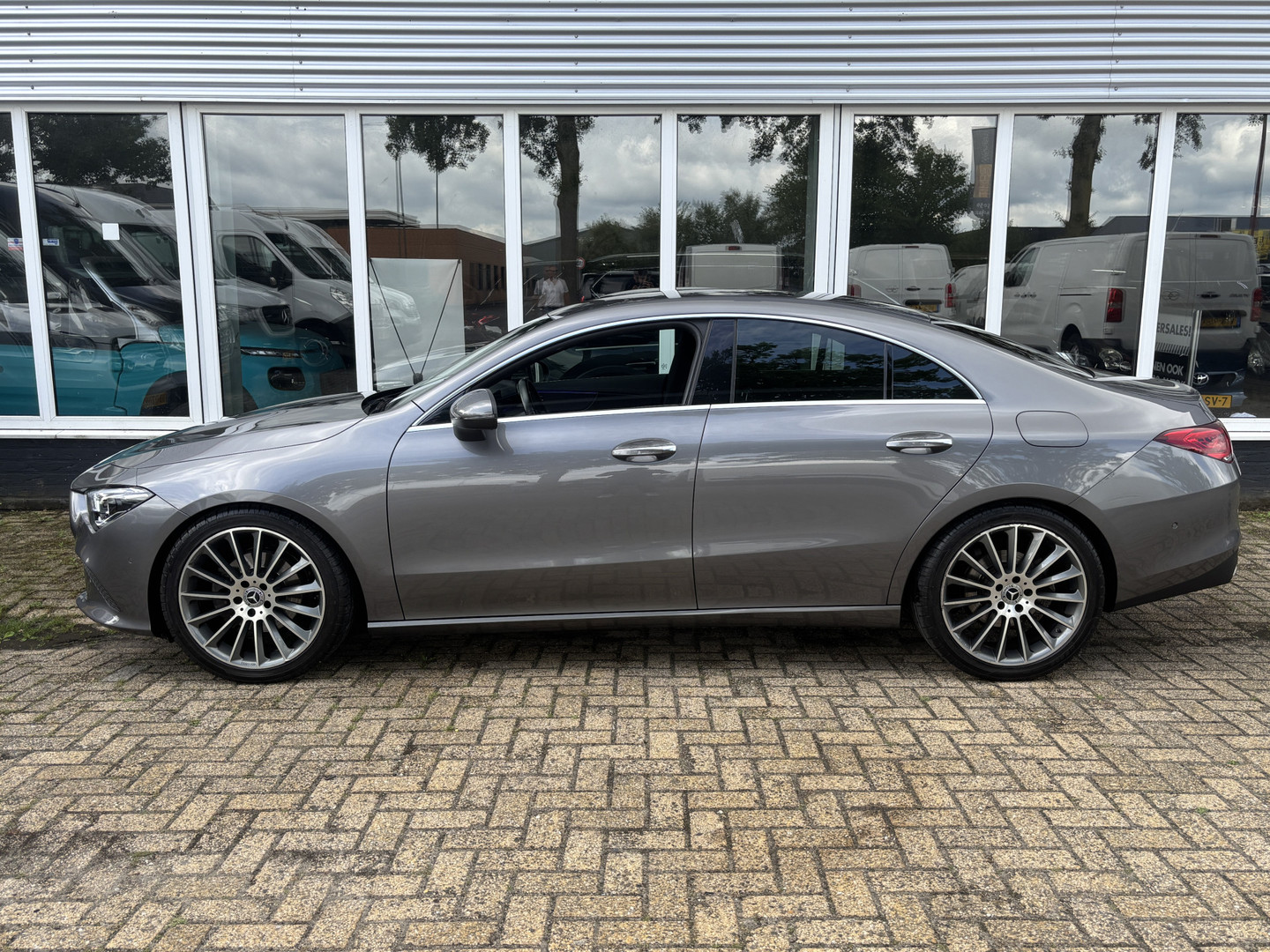 Mercedes-Benz Mercedes-Benz