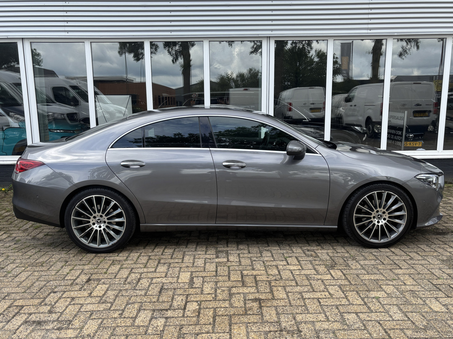 Mercedes-Benz Mercedes-Benz
