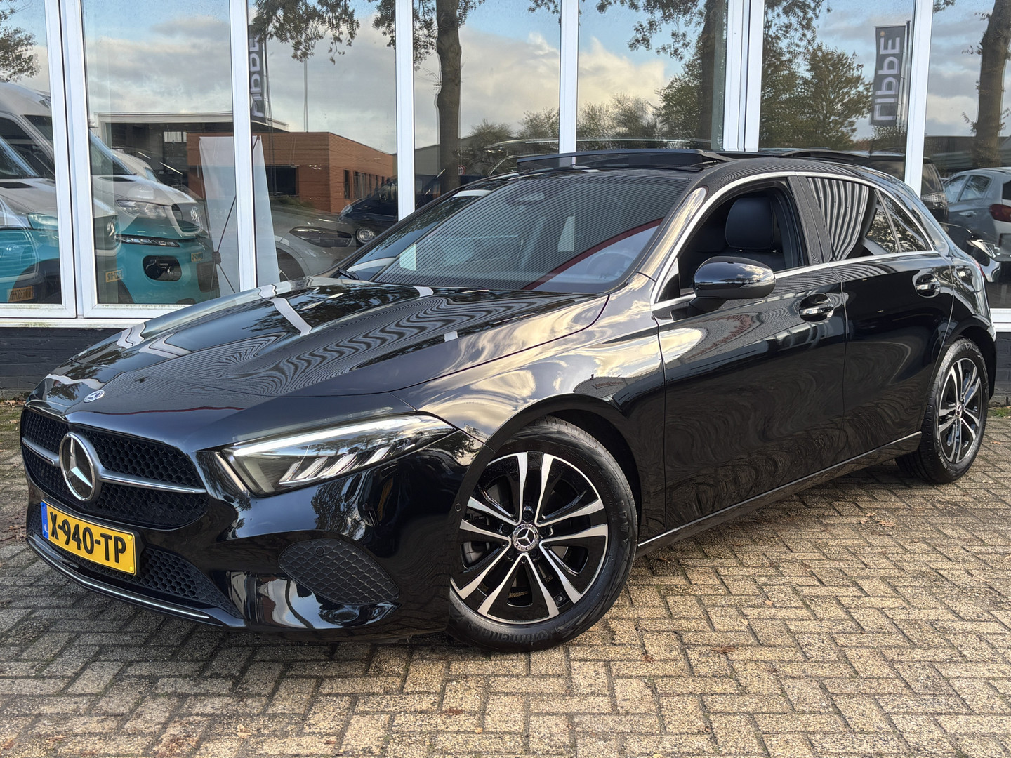 Mercedes-Benz Mercedes-Benz