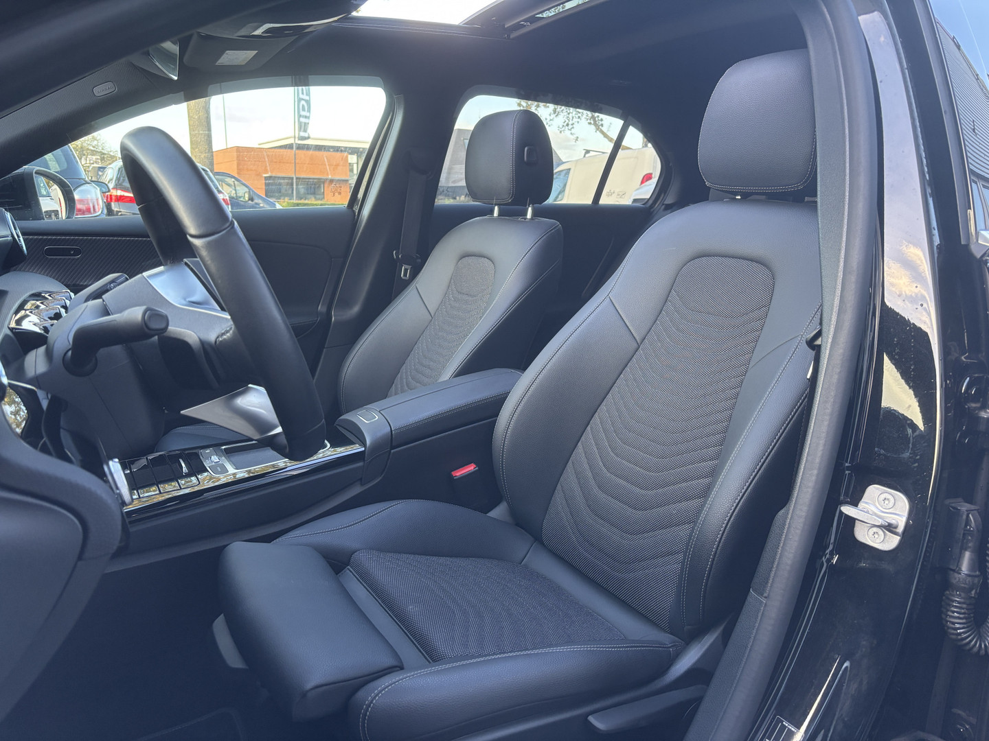 Mercedes-Benz Mercedes-Benz