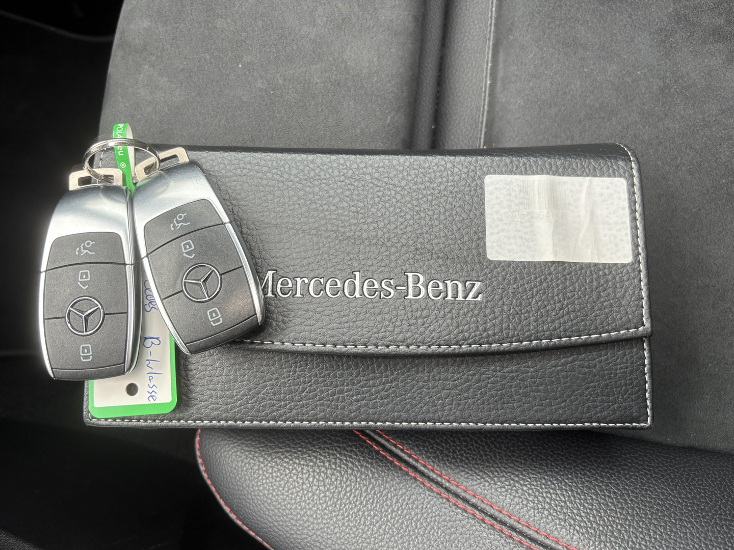 Mercedes-Benz Mercedes-Benz