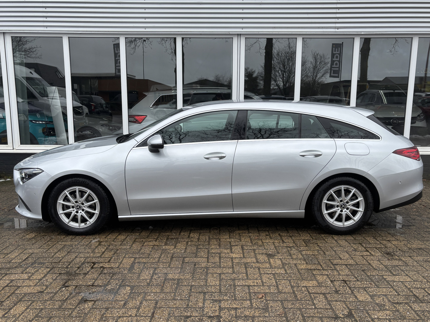 Mercedes-Benz Mercedes-Benz