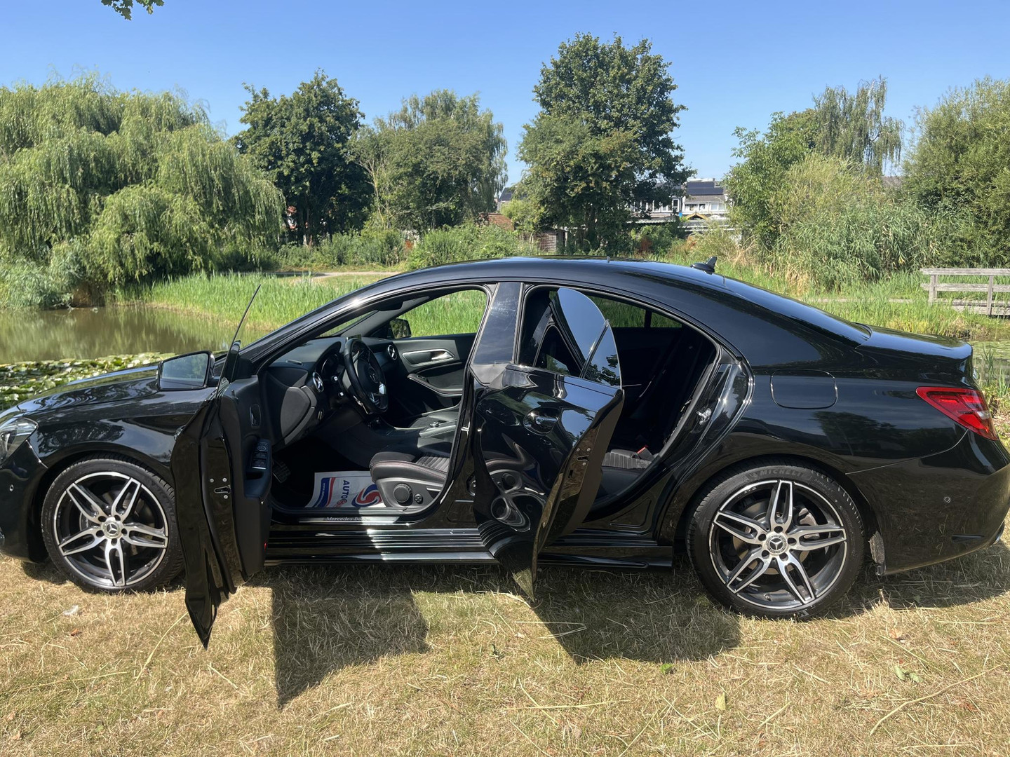 Mercedes-Benz Mercedes-Benz