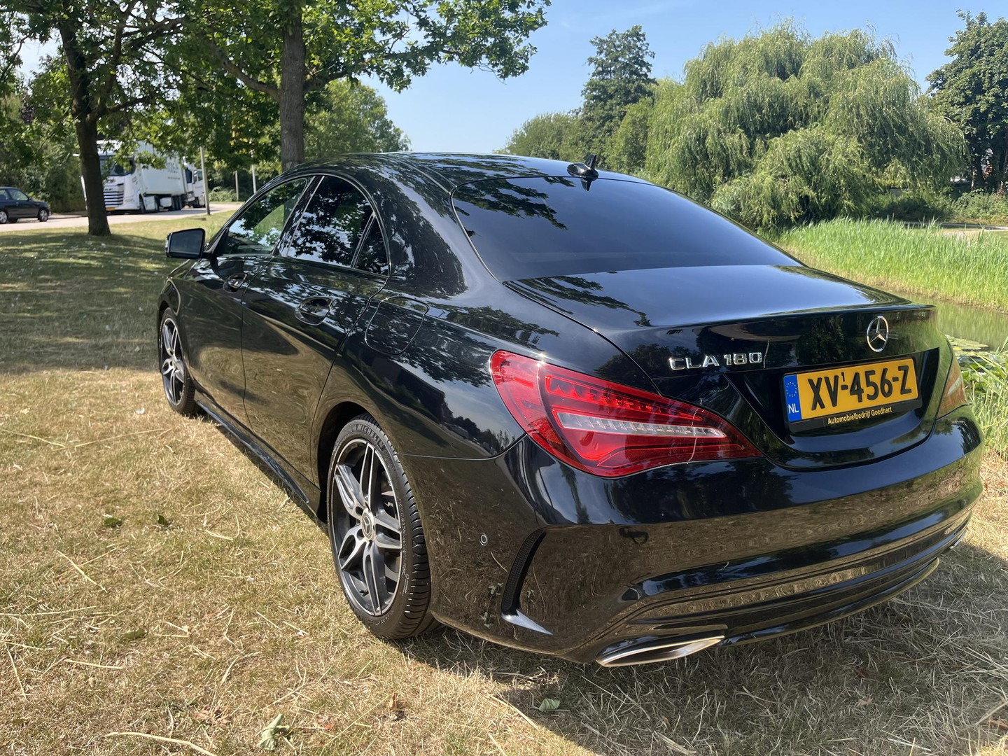 Mercedes-Benz Mercedes-Benz