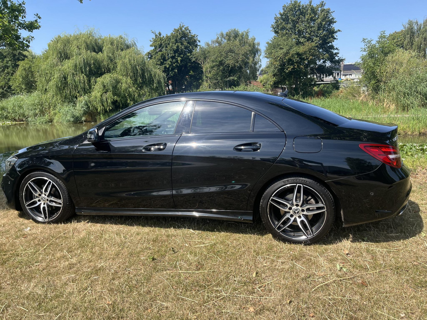 Mercedes-Benz Mercedes-Benz