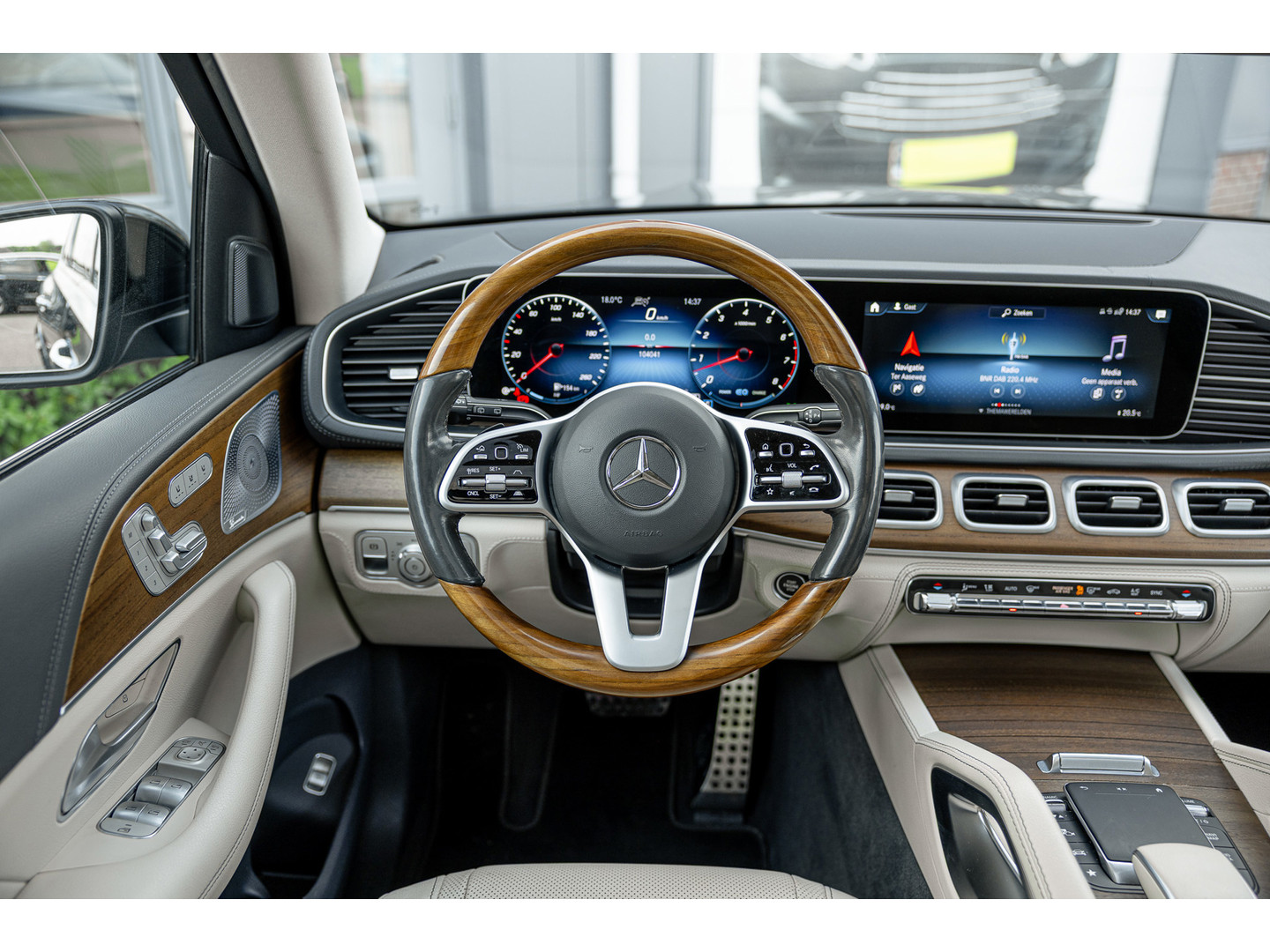 Mercedes-Benz Mercedes-Benz