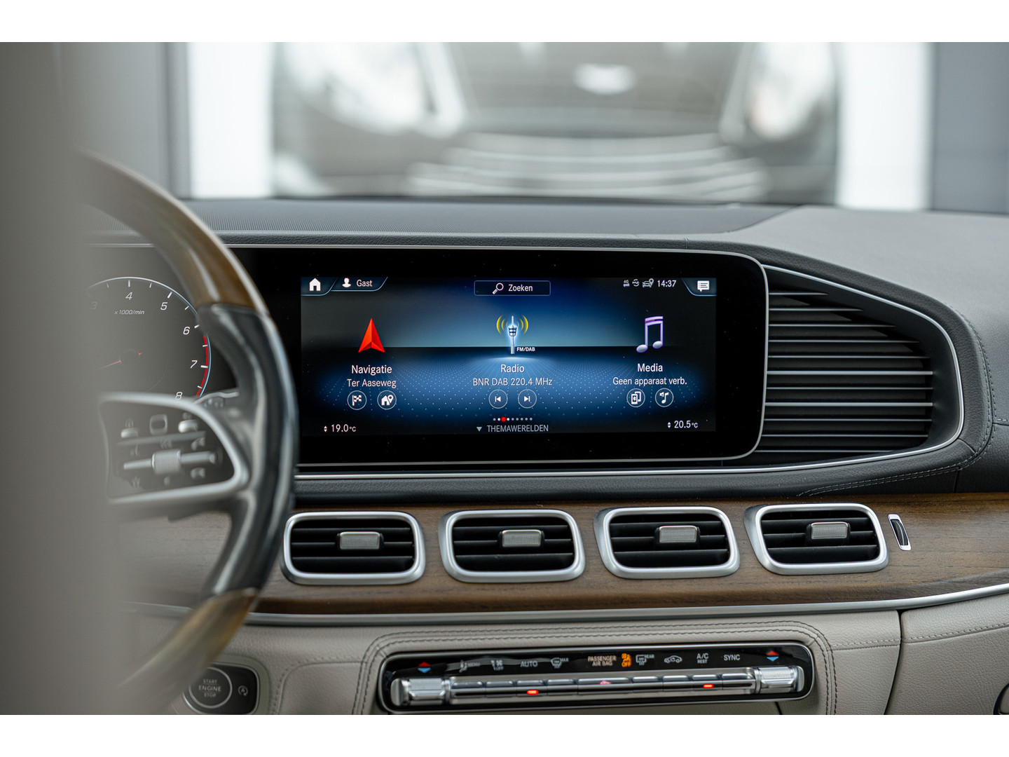 Mercedes-Benz Mercedes-Benz