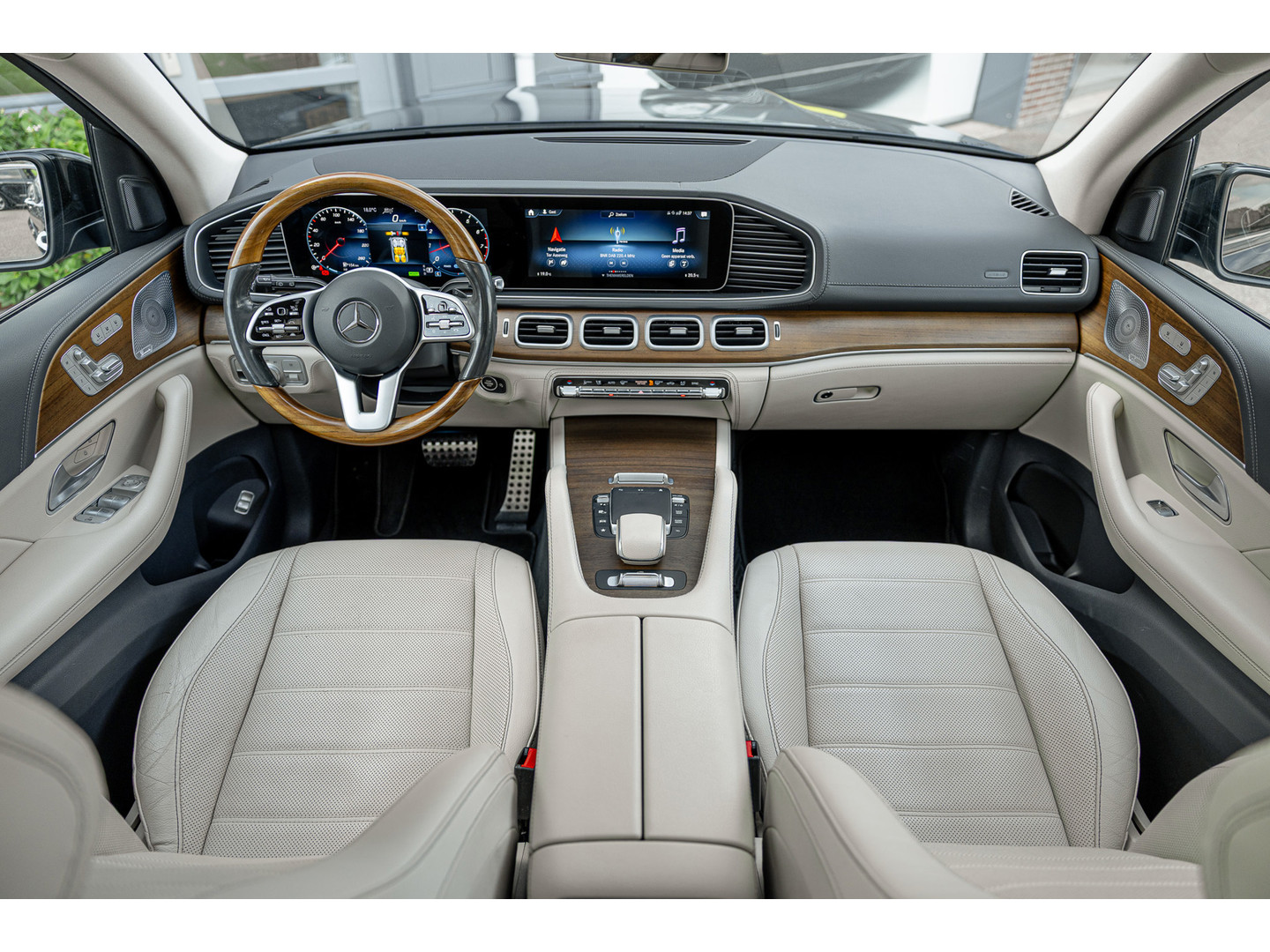 Mercedes-Benz Mercedes-Benz