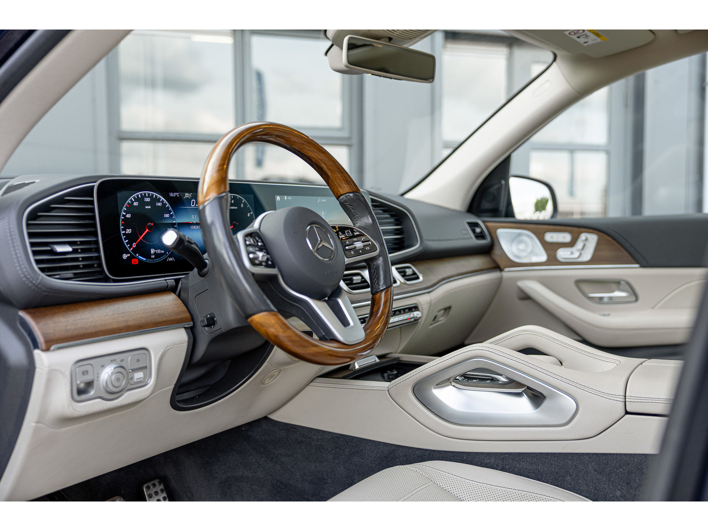 Mercedes-Benz Mercedes-Benz