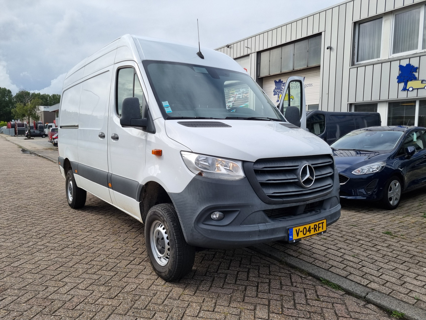Mercedes-Benz Mercedes-Benz