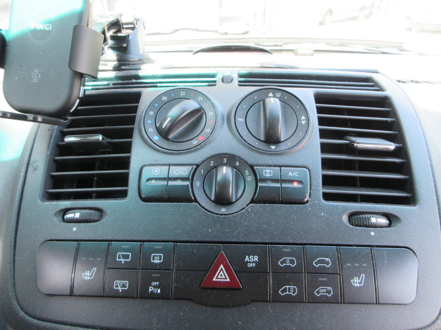 Mercedes-Benz Mercedes-Benz