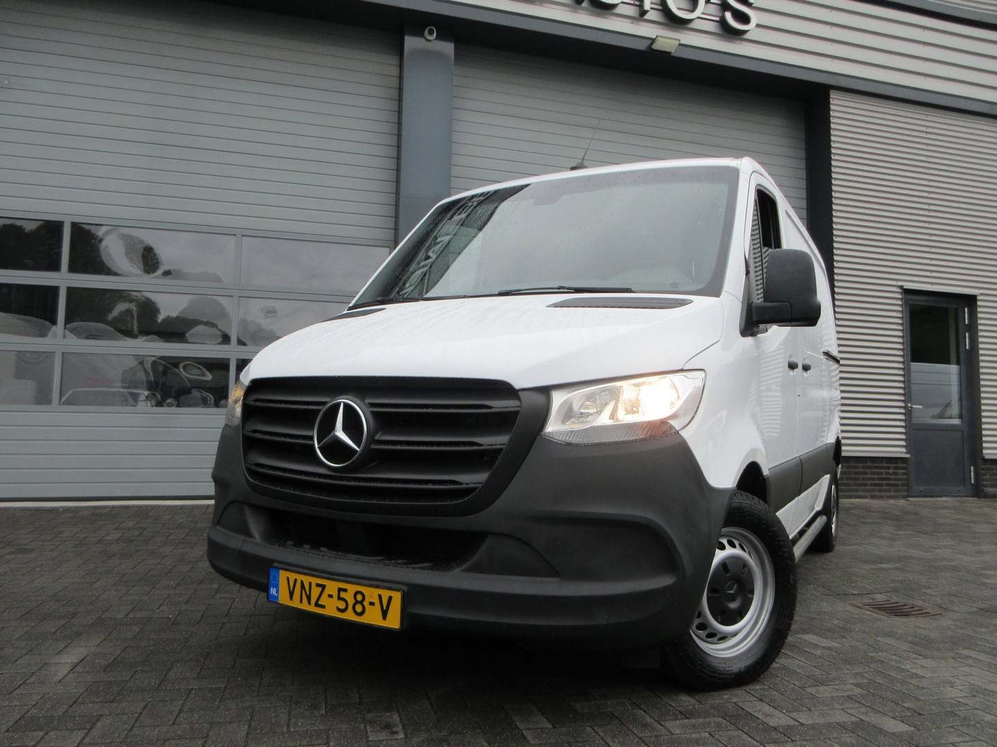 Mercedes-Benz