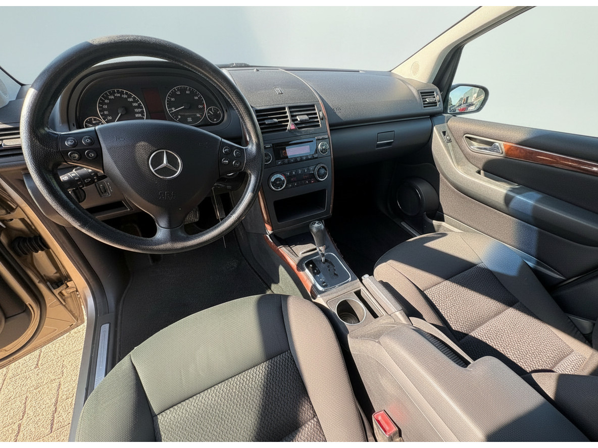 Mercedes-Benz Mercedes-Benz