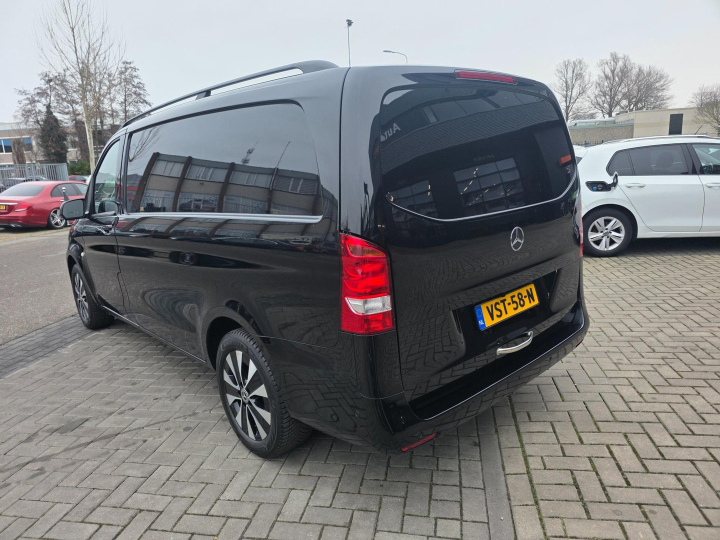 Mercedes-Benz Mercedes-Benz