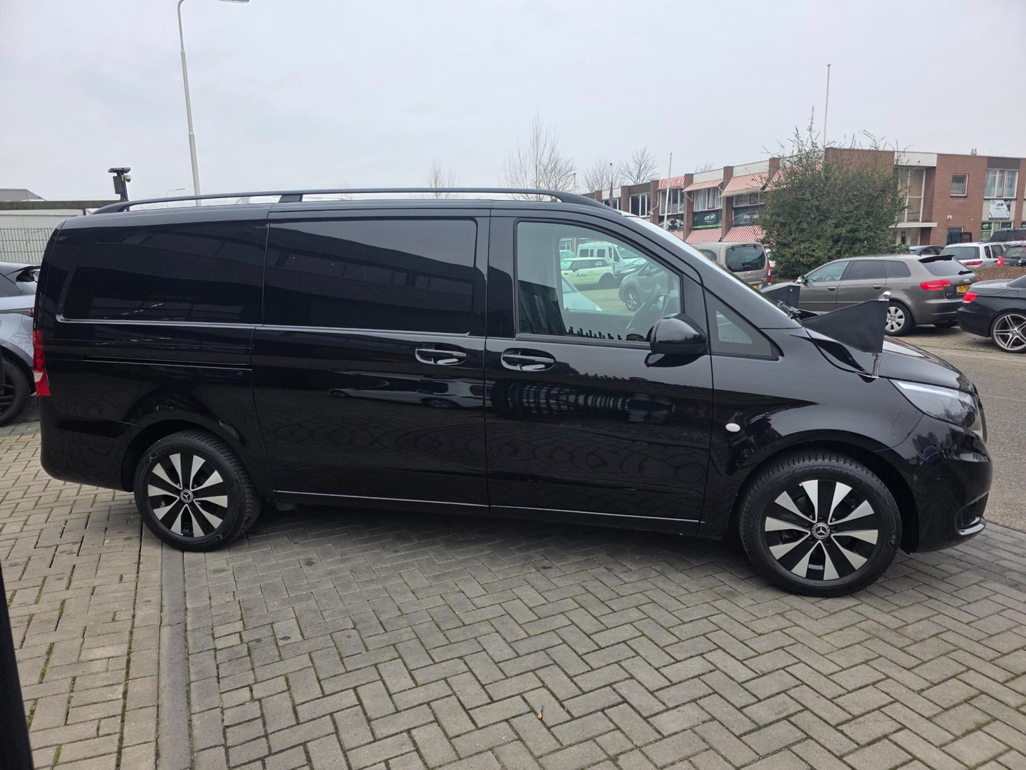 Mercedes-Benz Mercedes-Benz