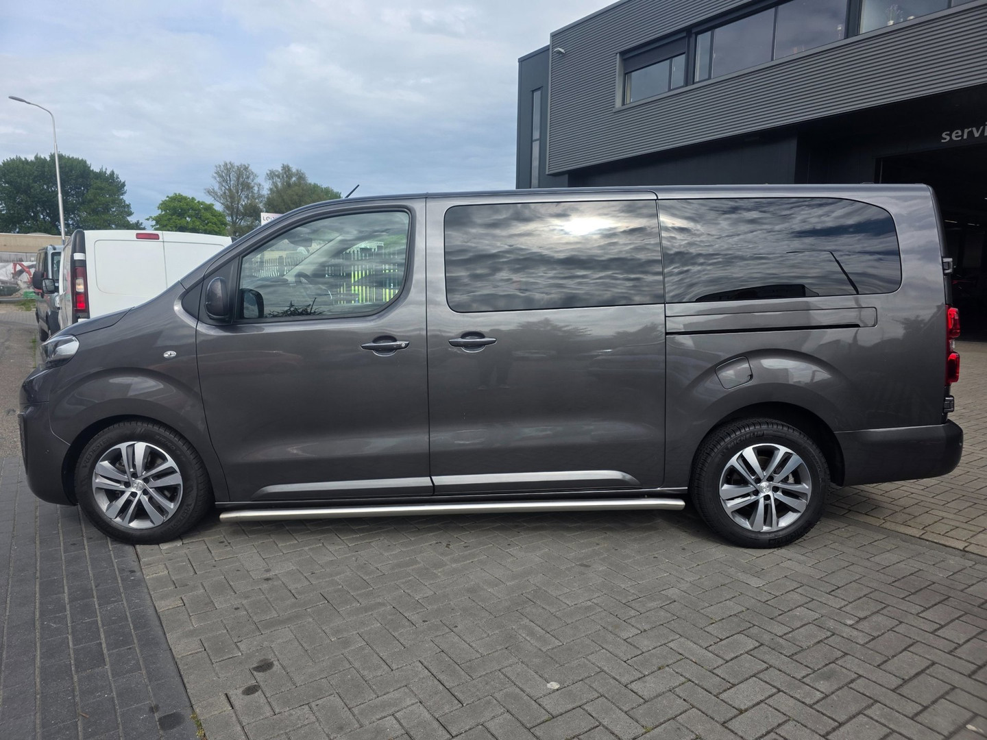 Peugeot Peugeot