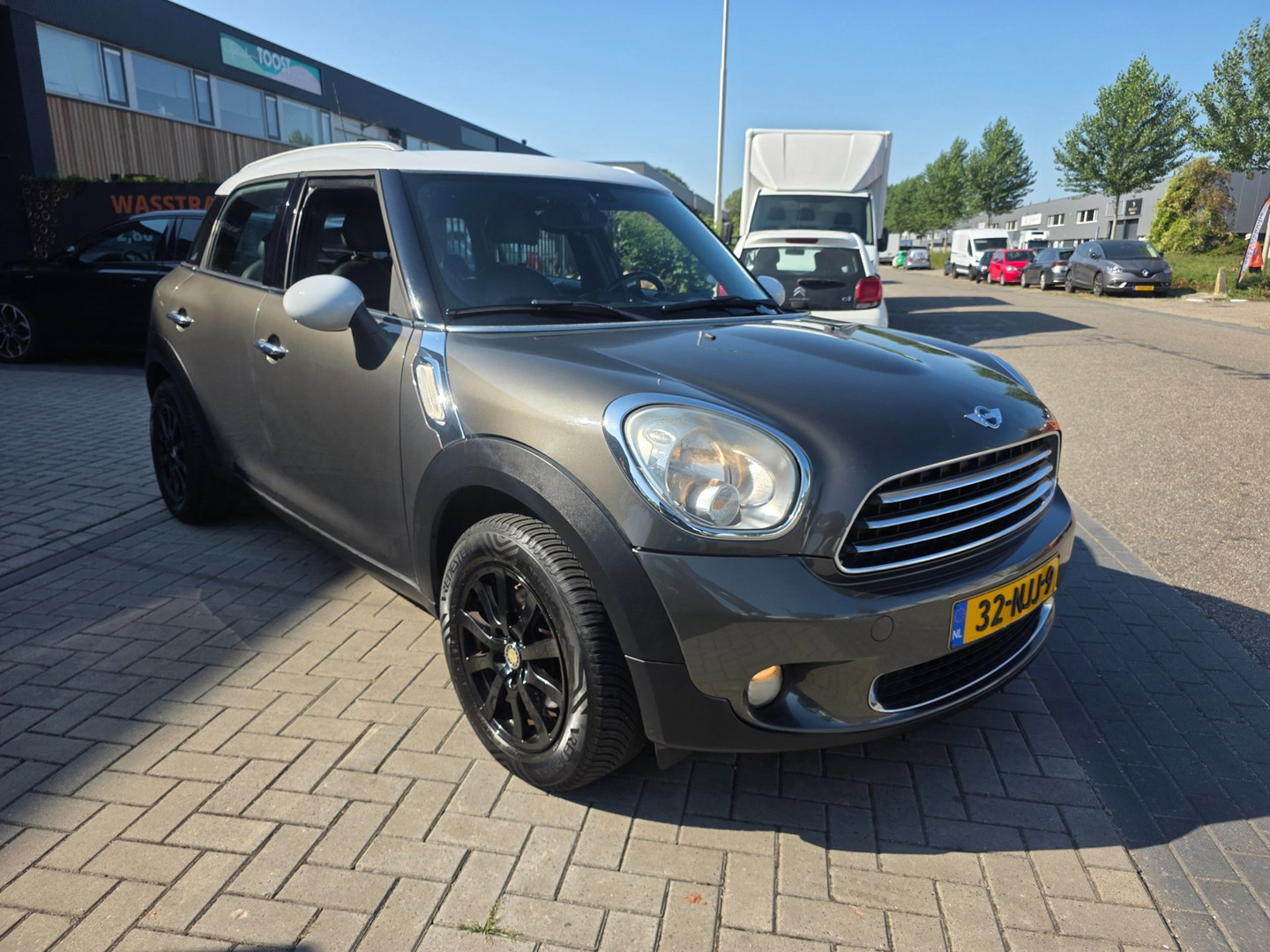 MINI