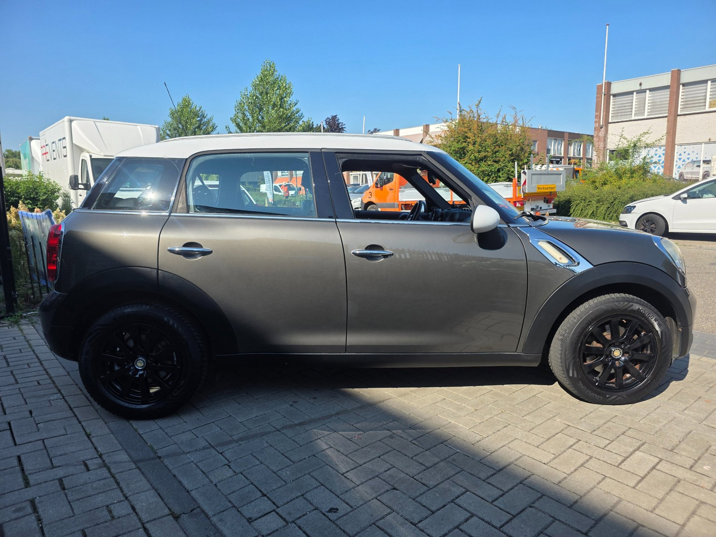 MINI