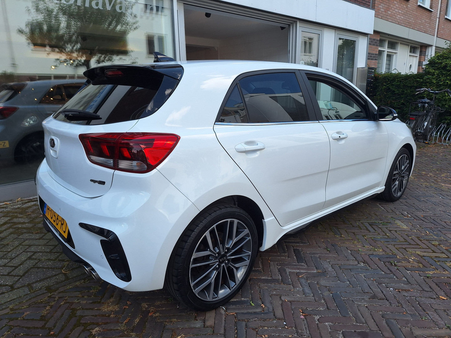 Kia