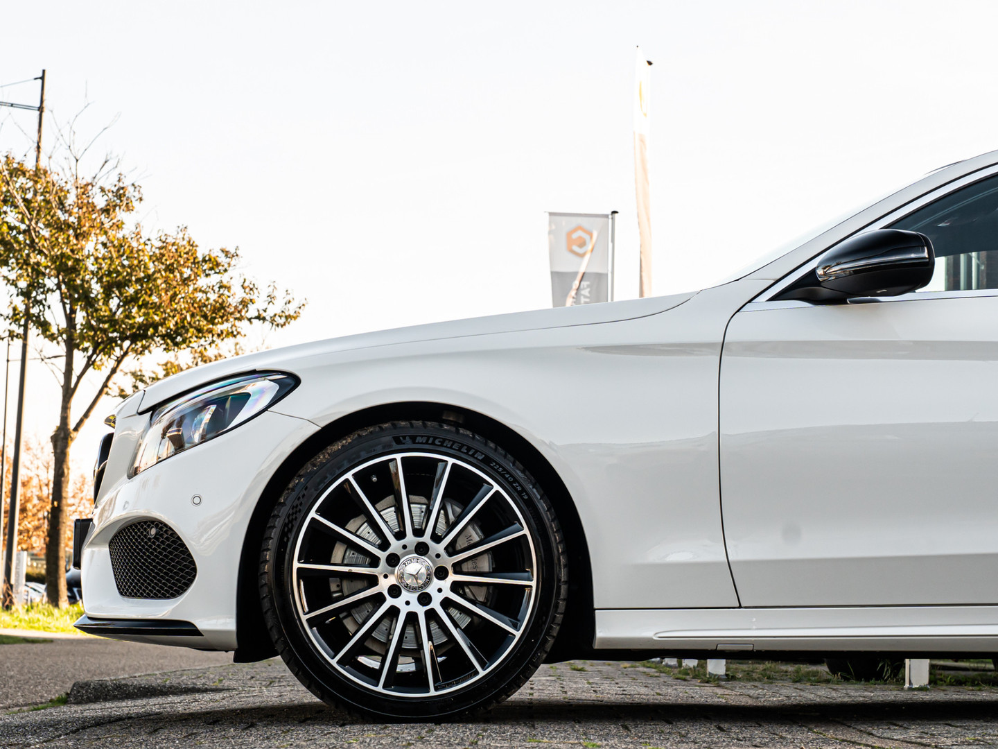 Mercedes-Benz Mercedes-Benz