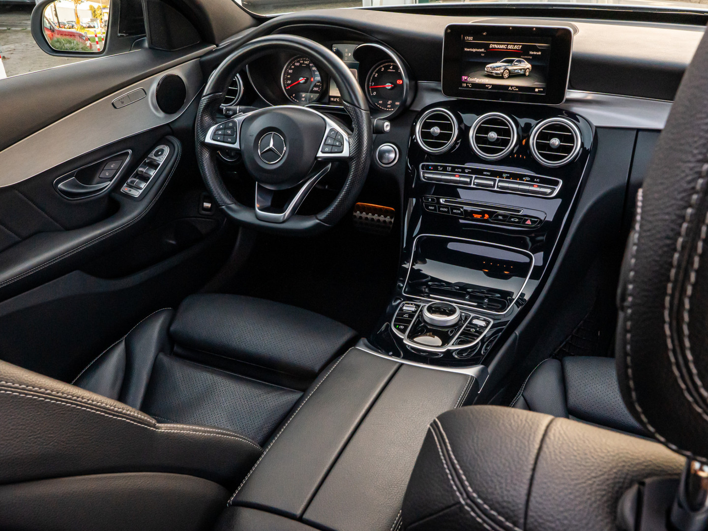 Mercedes-Benz Mercedes-Benz
