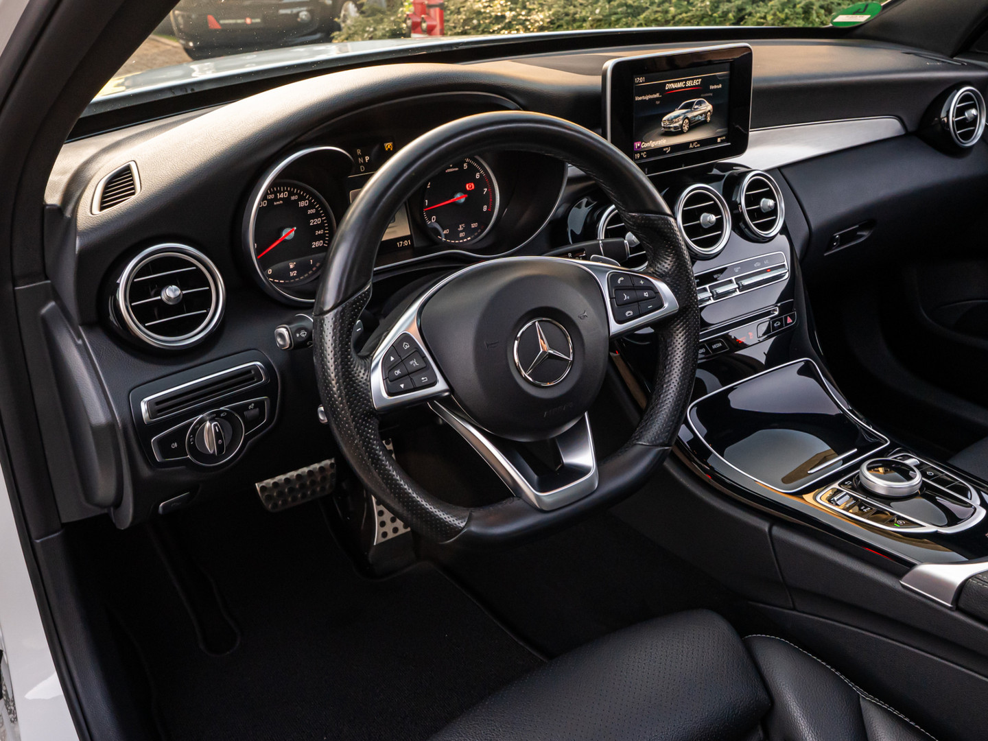 Mercedes-Benz Mercedes-Benz