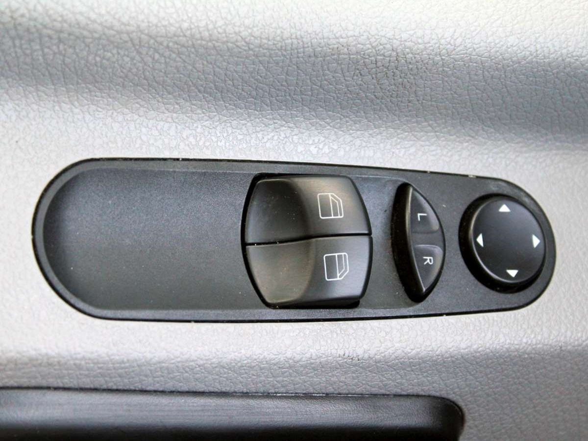 Mercedes-Benz Mercedes-Benz