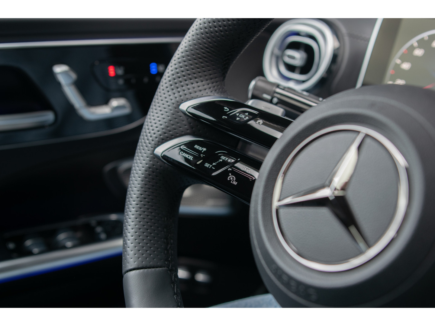 Mercedes-Benz Mercedes-Benz