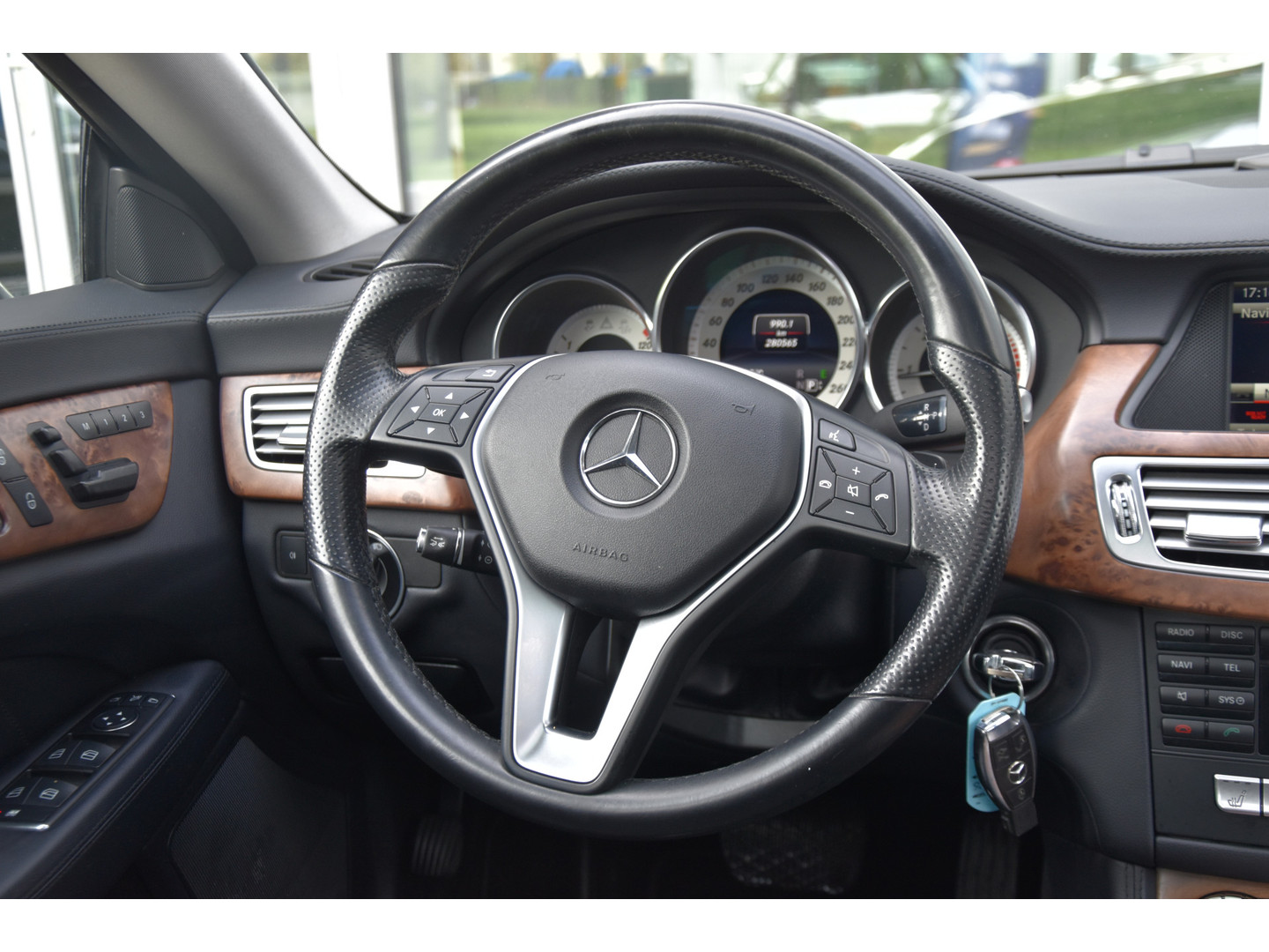 Mercedes-Benz Mercedes-Benz