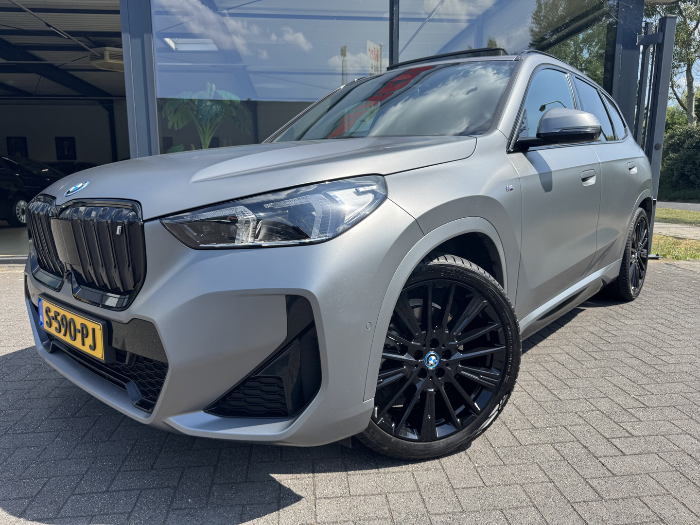 BMW